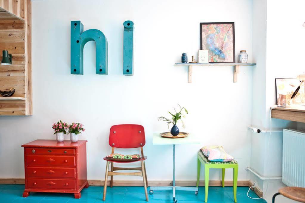 Hostel Capsule - *